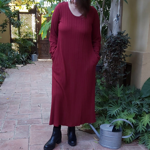 23CW24 Round-Neck Ribbed-Knit Long Dress - Wine-Red