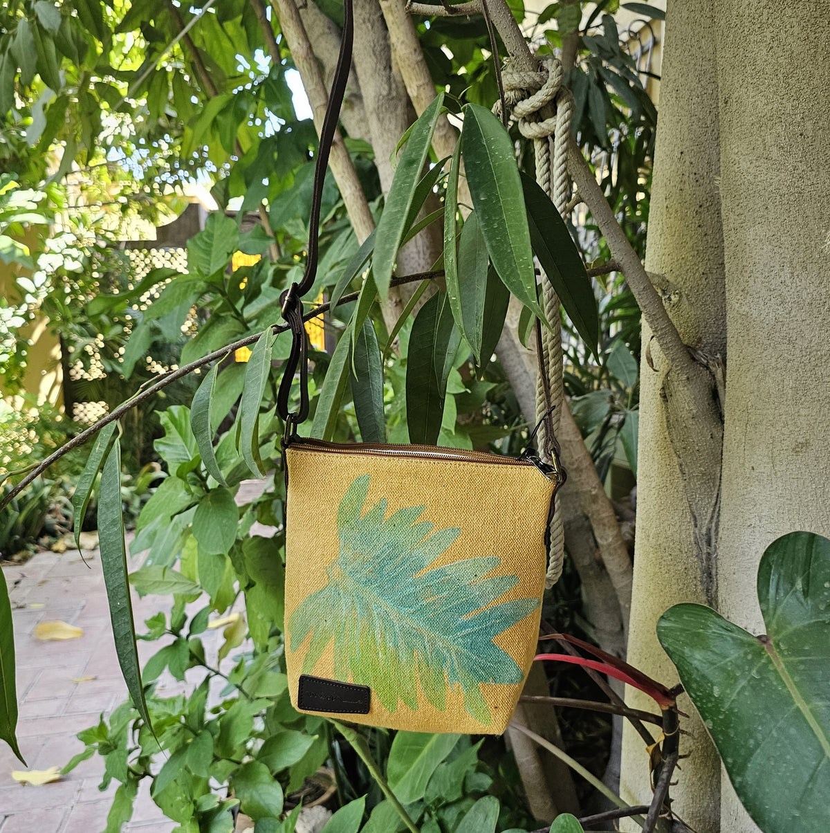 Botanica Cross Bag - Canvas – view 4