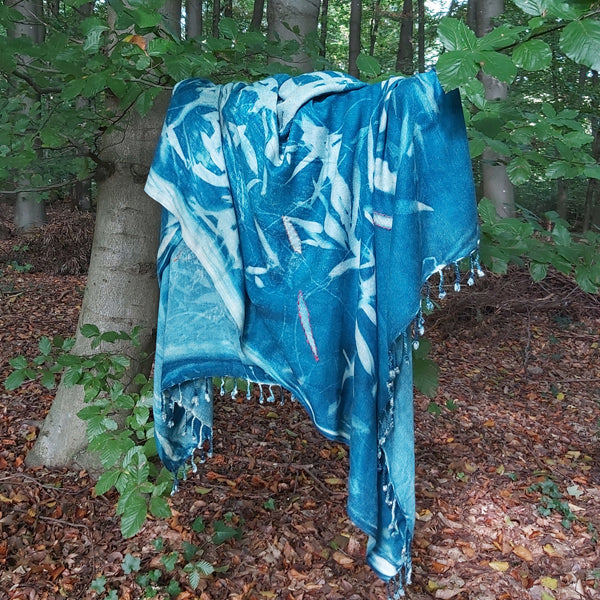 Gaeden Shawl Cyano Print – view 5