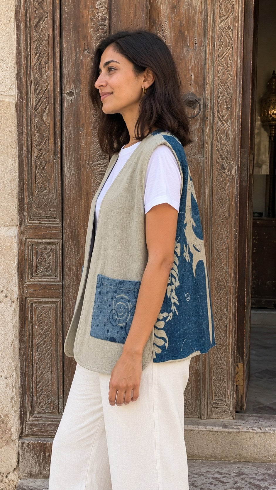 Inside Out Vest – side view, sand and cyano blue – view 3