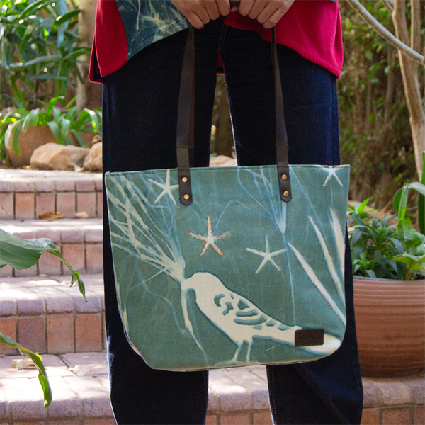 Saqara Cyano Tote Bag – view 4